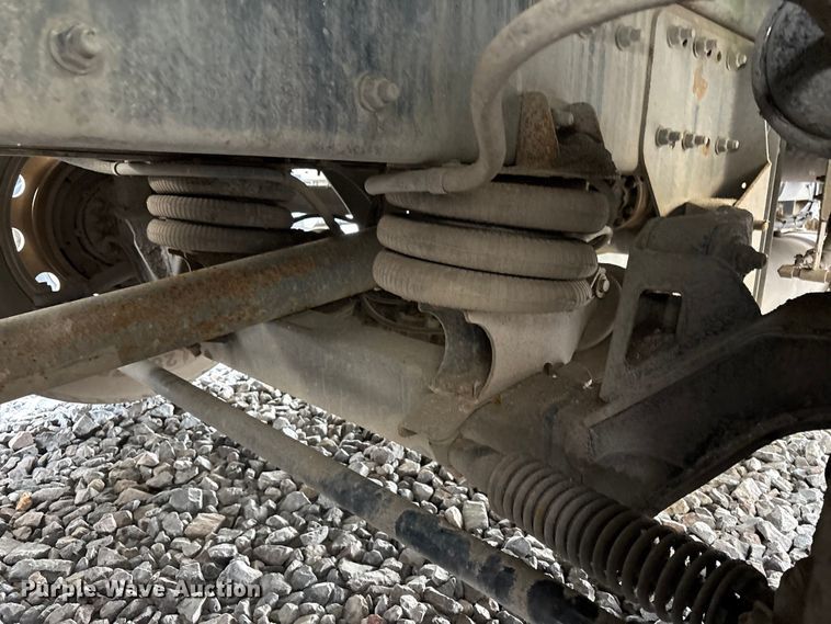 image for item YA1852 2025 Kenworth T880 hydrovac truck