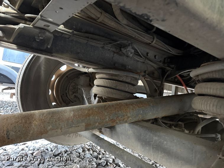 image for item YA1852 2025 Kenworth T880 hydrovac truck