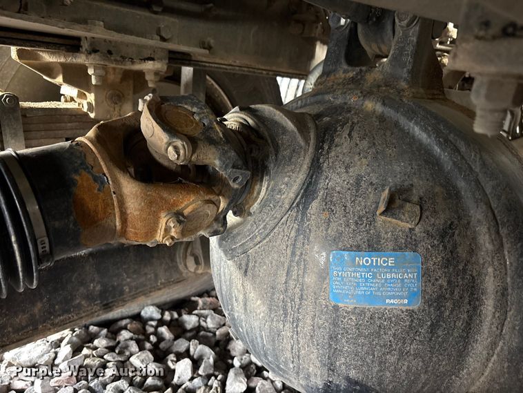 image for item YA1852 2025 Kenworth T880 hydrovac truck