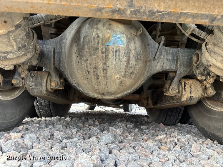 image for item YA1852 2025 Kenworth T880 hydrovac truck