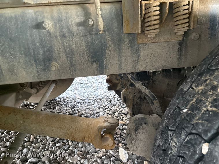 image for item YA1852 2025 Kenworth T880 hydrovac truck