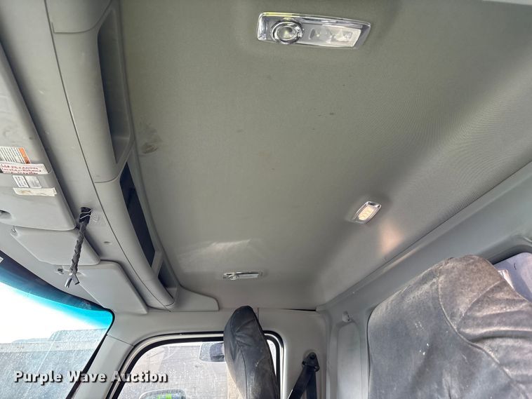 image for item YA1852 2025 Kenworth T880 hydrovac truck