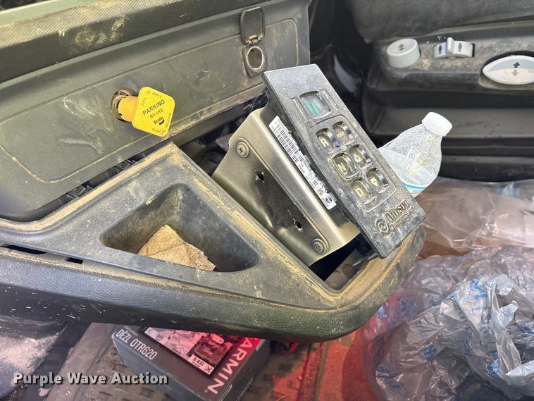 image for item YA1852 2025 Kenworth T880 hydrovac truck