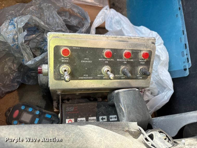 image for item YA1852 2025 Kenworth T880 hydrovac truck