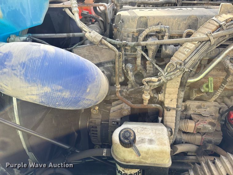 image for item YA1852 2025 Kenworth T880 hydrovac truck