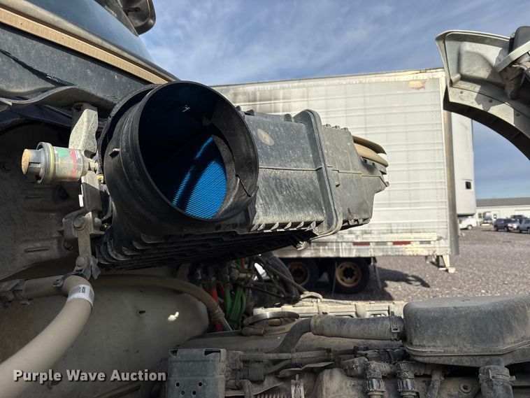 image for item YA1852 2025 Kenworth T880 hydrovac truck