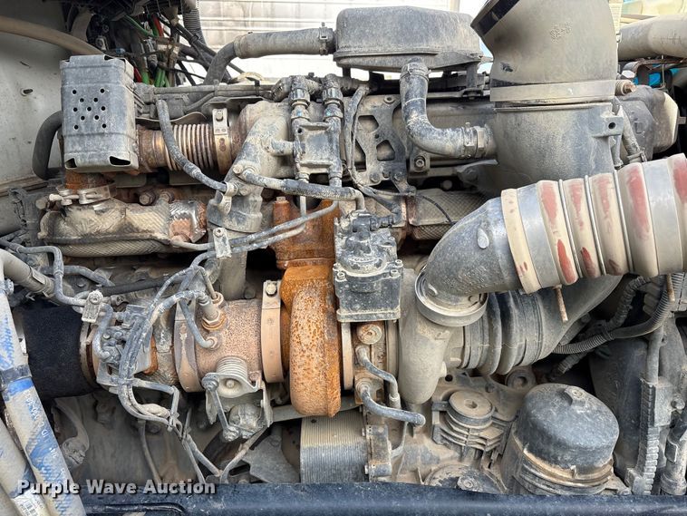 image for item YA1852 2025 Kenworth T880 hydrovac truck