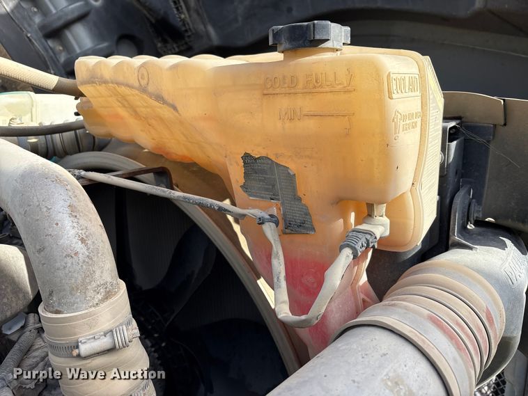 image for item YA1852 2025 Kenworth T880 hydrovac truck