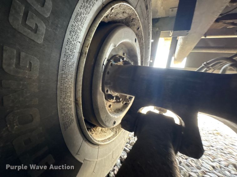 image for item YA1852 2025 Kenworth T880 hydrovac truck