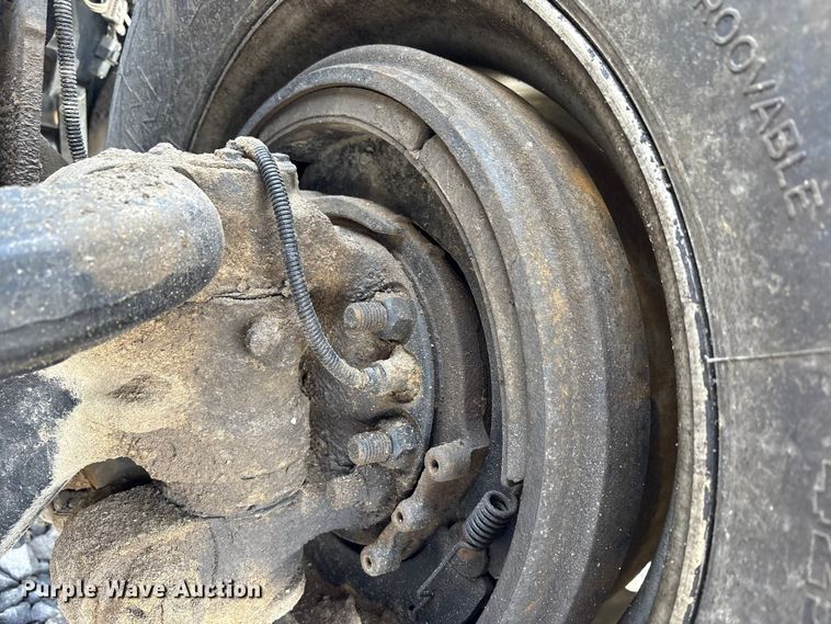 image for item YA1852 2025 Kenworth T880 hydrovac truck