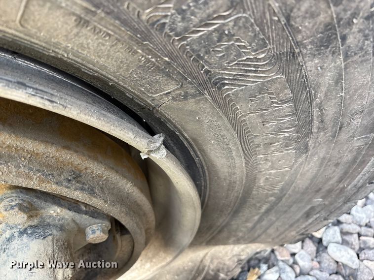 image for item YA1852 2025 Kenworth T880 hydrovac truck