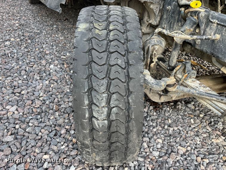 image for item YA1852 2025 Kenworth T880 hydrovac truck