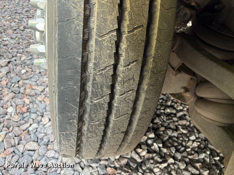 image for item YA1852 2025 Kenworth T880 hydrovac truck