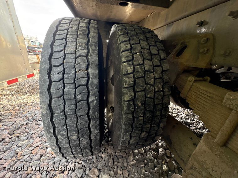 image for item YA1852 2025 Kenworth T880 hydrovac truck