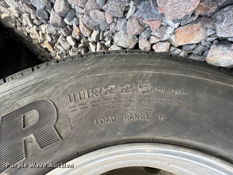 image for item YA1852 2025 Kenworth T880 hydrovac truck