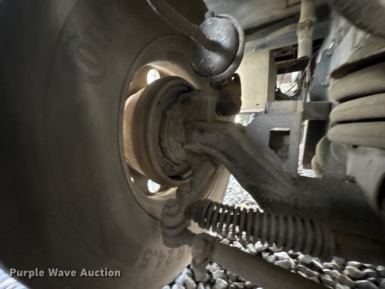 image for item YA1852 2025 Kenworth T880 hydrovac truck