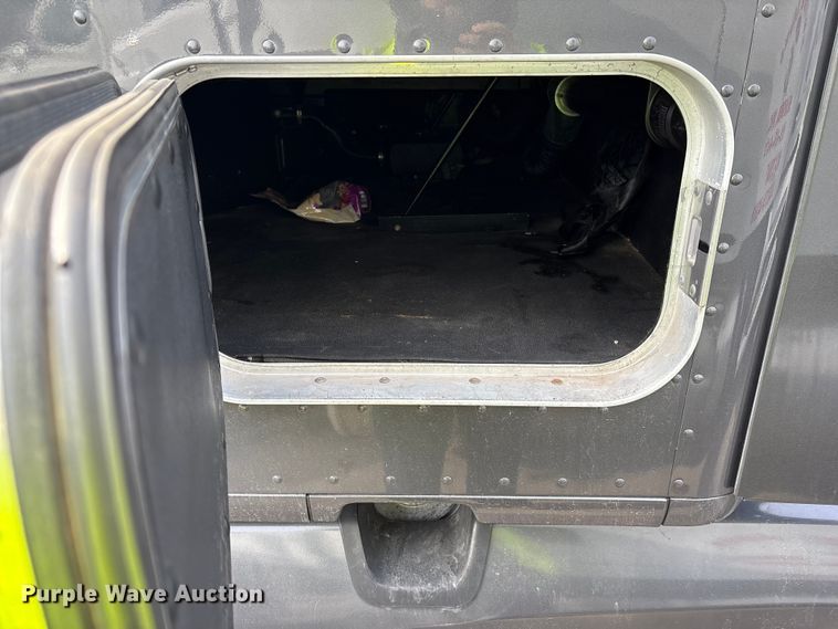 image for item YA1858 2018 Kenworth T680 semi truck