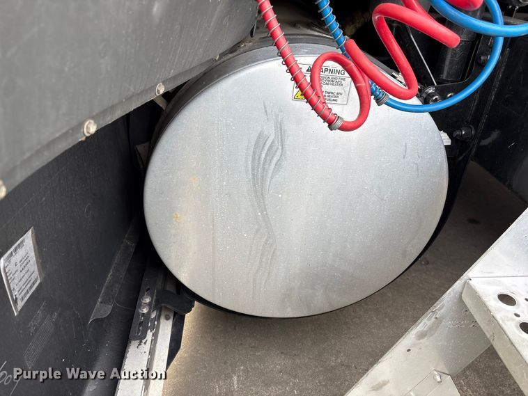 image for item YA1858 2018 Kenworth T680 semi truck