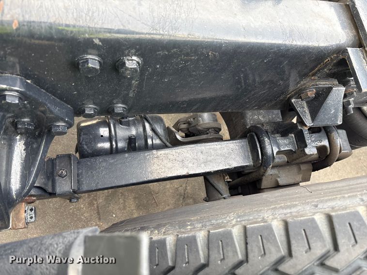 image for item YA1858 2018 Kenworth T680 semi truck