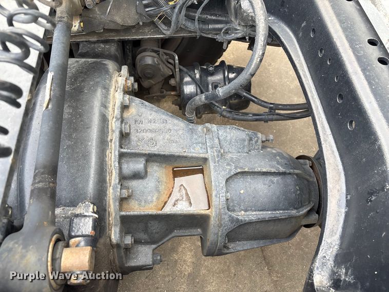 image for item YA1858 2018 Kenworth T680 semi truck