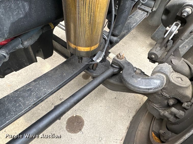 image for item YA1858 2018 Kenworth T680 semi truck