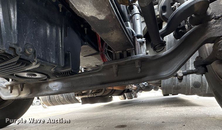 image for item YA1858 2018 Kenworth T680 semi truck