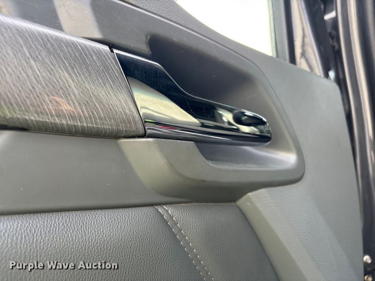 image for item YA1858 2018 Kenworth T680 semi truck