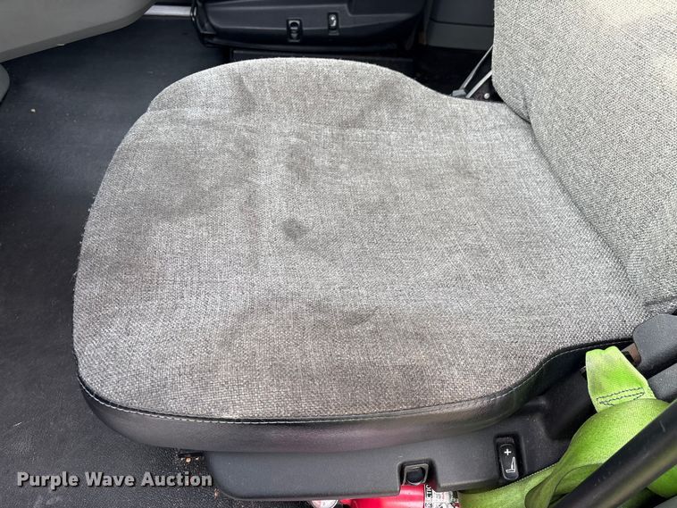 image for item YA1858 2018 Kenworth T680 semi truck