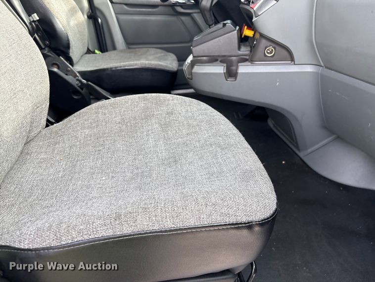 image for item YA1858 2018 Kenworth T680 semi truck