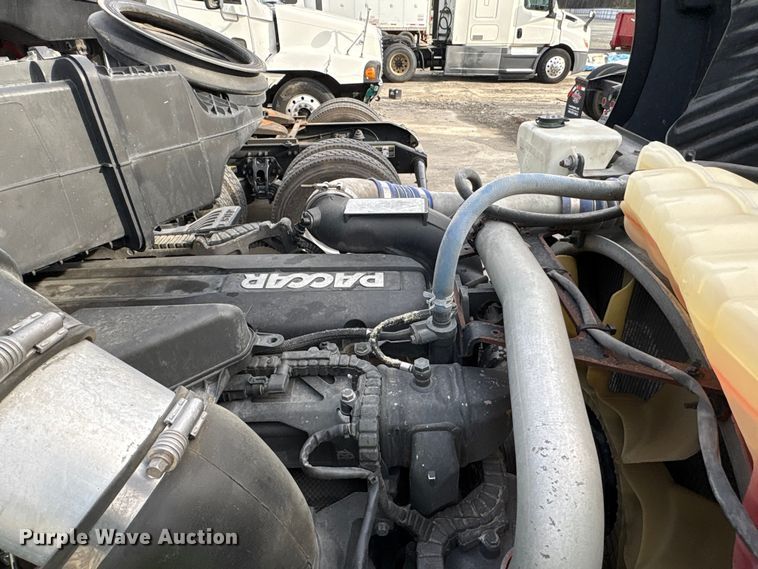 image for item YA1858 2018 Kenworth T680 semi truck