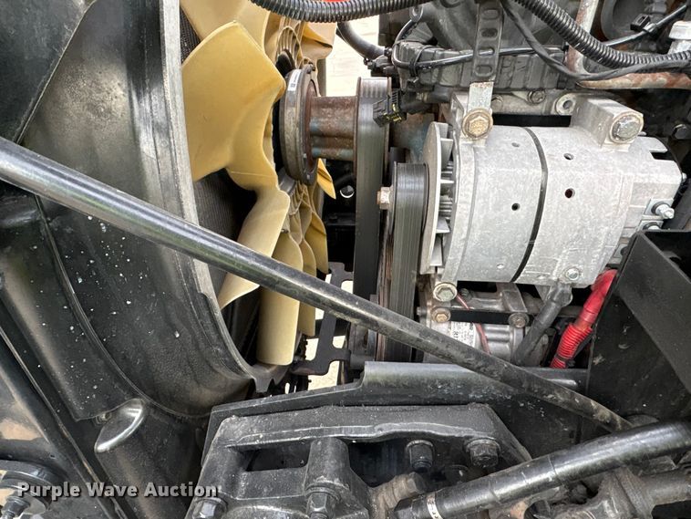 image for item YA1858 2018 Kenworth T680 semi truck