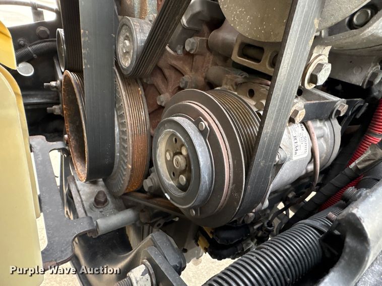 image for item YA1858 2018 Kenworth T680 semi truck