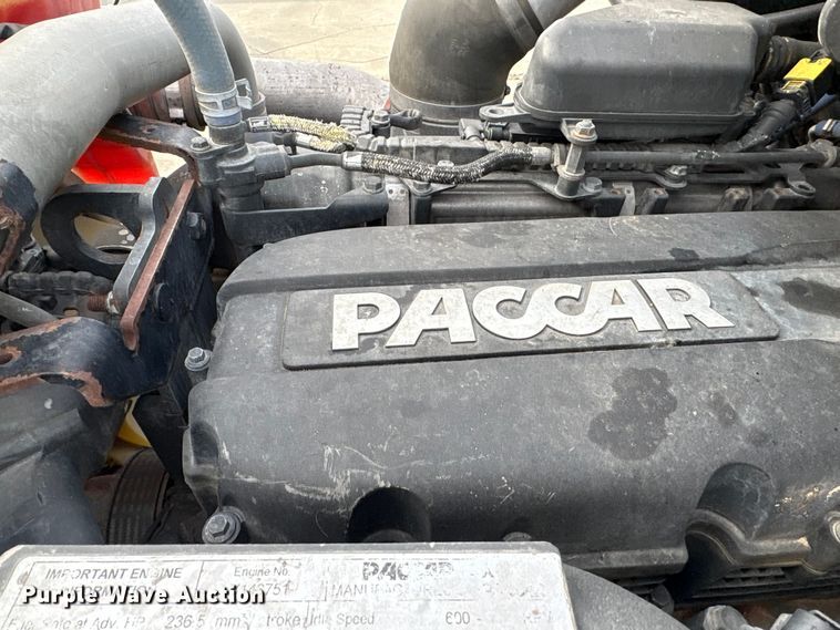 image for item YA1858 2018 Kenworth T680 semi truck