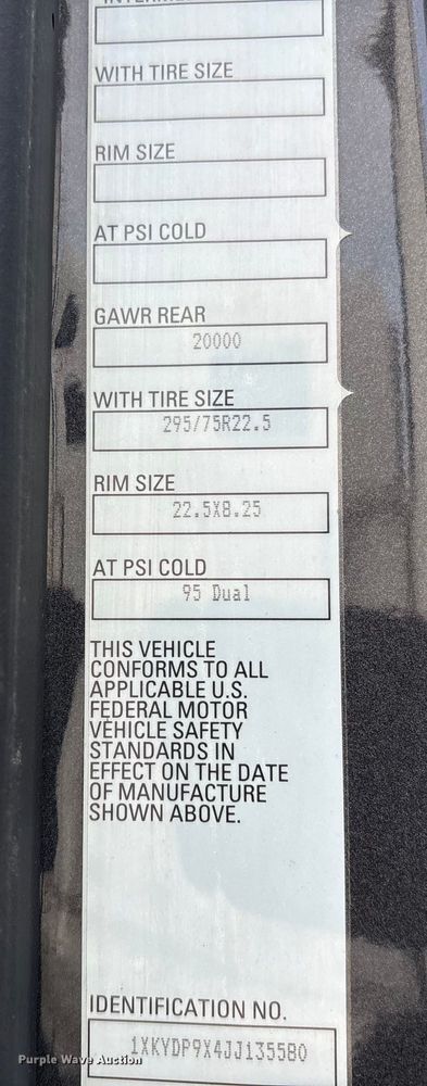 image for item YA1858 2018 Kenworth T680 semi truck