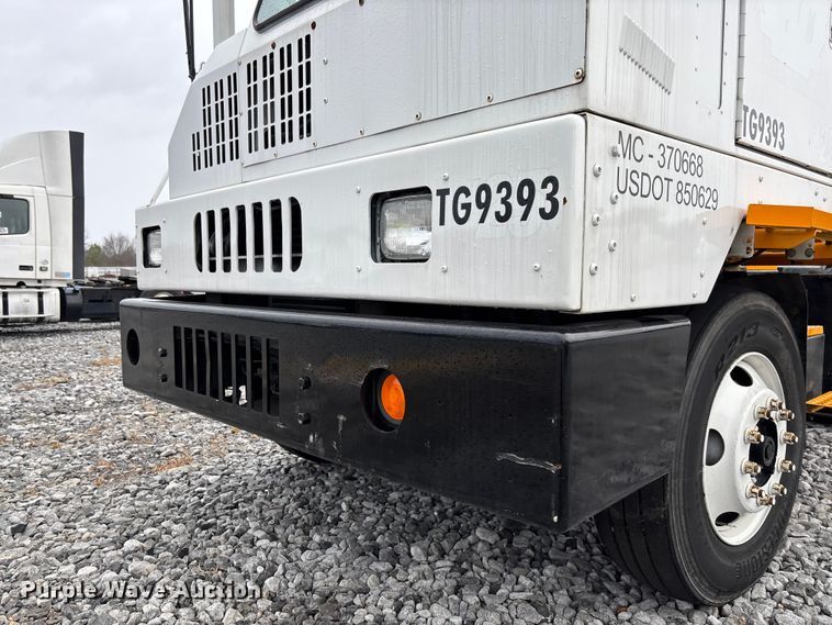 image for item YA1894 2005 Kalmar Ottawa yard truck