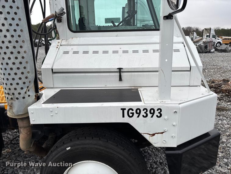 image for item YA1894 2005 Kalmar Ottawa yard truck