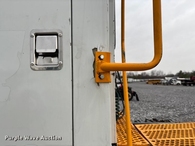 image for item YA1894 2005 Kalmar Ottawa yard truck