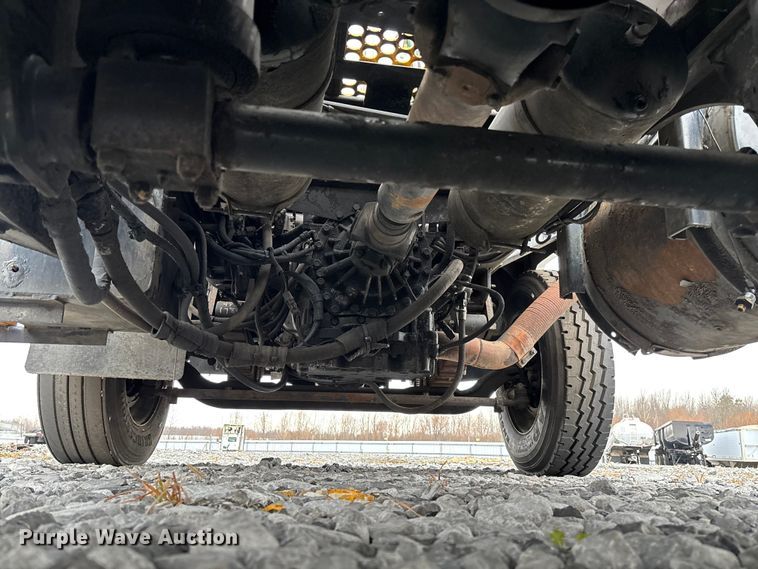 image for item YA1894 2005 Kalmar Ottawa yard truck