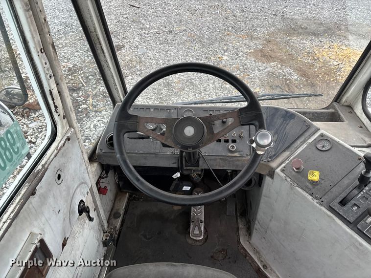 image for item YA1894 2005 Kalmar Ottawa yard truck