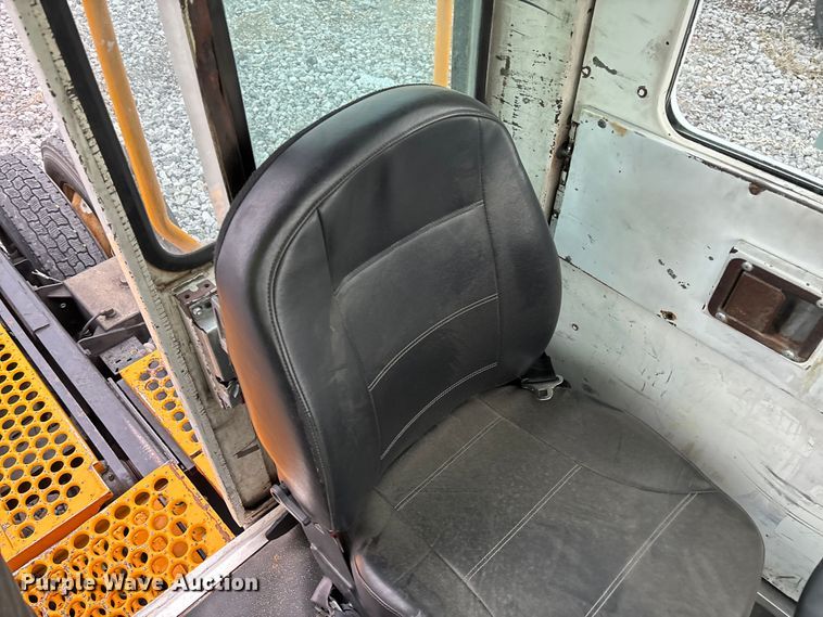 image for item YA1894 2005 Kalmar Ottawa yard truck