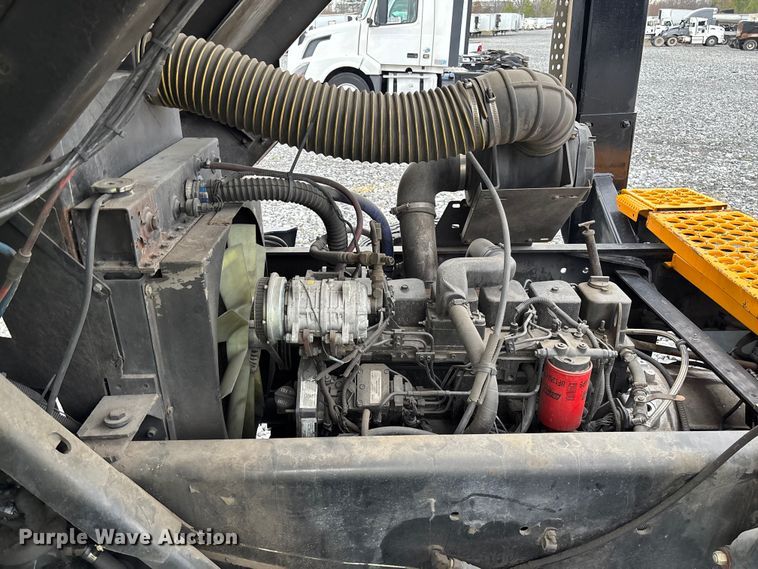 image for item YA1894 2005 Kalmar Ottawa yard truck