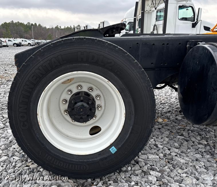 image for item YA1894 2005 Kalmar Ottawa yard truck