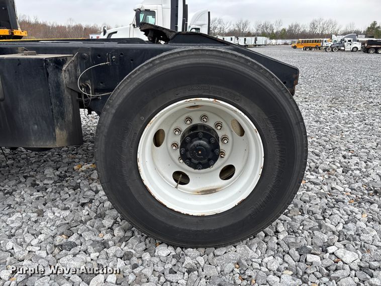 image for item YA1894 2005 Kalmar Ottawa yard truck