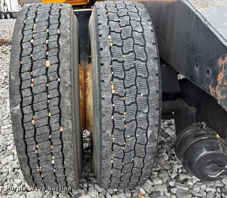 image for item YA1894 2005 Kalmar Ottawa yard truck