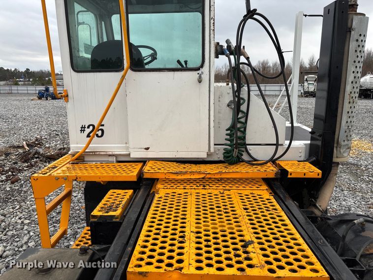 image for item YA1894 2005 Kalmar Ottawa yard truck