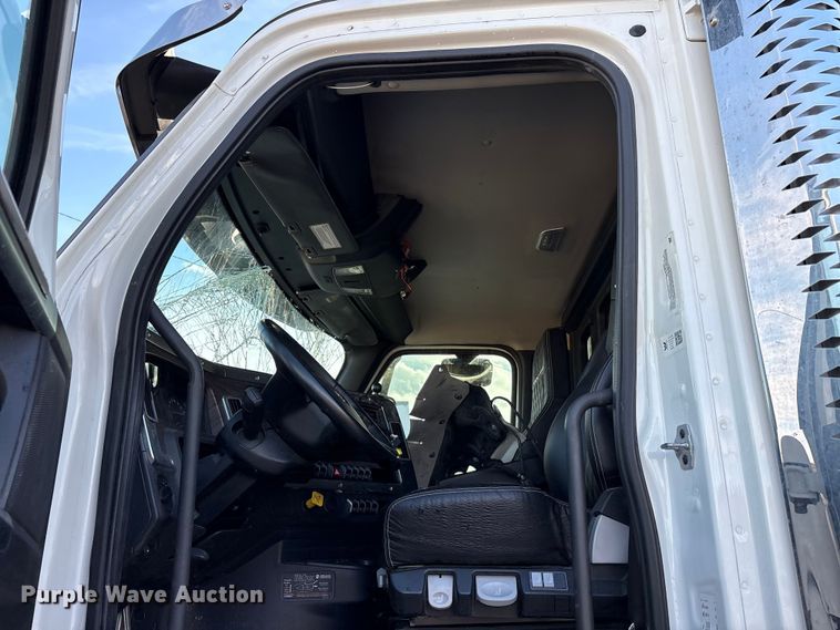 image for item YA1915 2024 Western Star 49X  dump truck