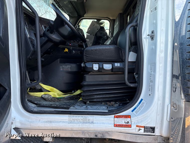 image for item YA1915 2024 Western Star 49X  dump truck