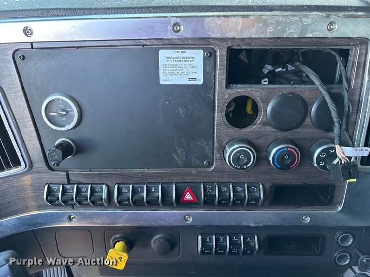 image for item YA1915 2024 Western Star 49X  dump truck