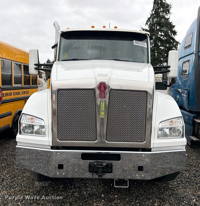 image for item YA1938 2020 Kenworth T880  vacuum truck