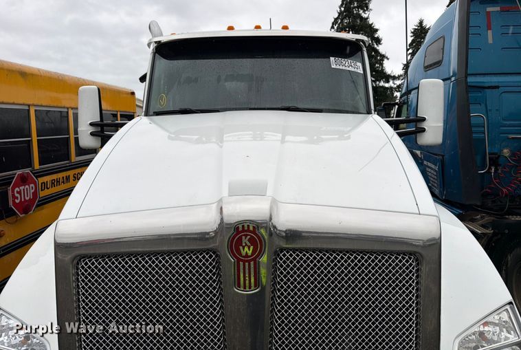 image for item YA1938 2020 Kenworth T880  vacuum truck
